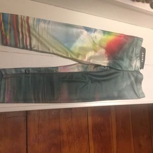 Terez Sky Capri Leggings NWT Medium